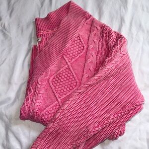 Aerie cable knit sweater size small